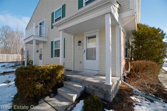 Building Photo - 1527 Mariner Dr