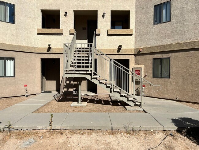 Building Photo - 1287 N Alma School Rd