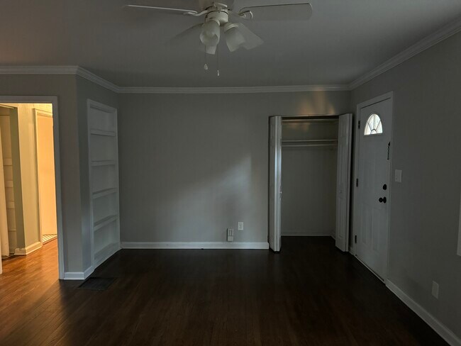 Building Photo - 3494 Maryvale Dr