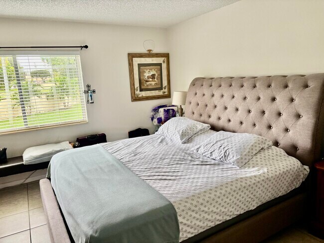 Building Photo - 3530 Pine Needle Dr