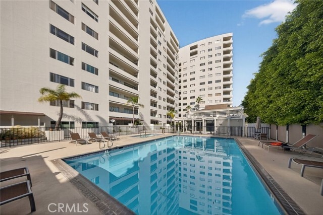 Building Photo - 7250 Franklin Ave