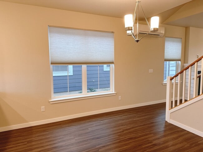 Building Photo - Lease Takeover on a 3bdrm/2.5 bath cottage...