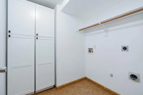 Building Photo - 300 Turtle Ct