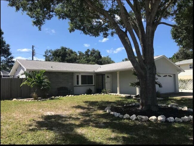 Primary Photo - 13946 82nd Terrace N