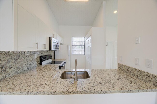 Building Photo - 6707 NW 193rd Ln