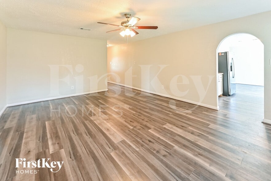 Building Photo - 9702 Desert Flower Ln