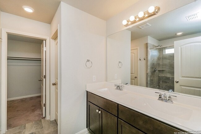 Building Photo - 251 Antler Bnd