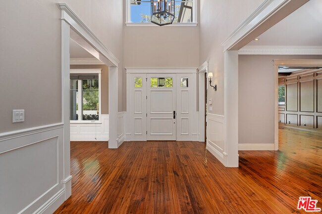 Building Photo - 117 S Burlingame Ave