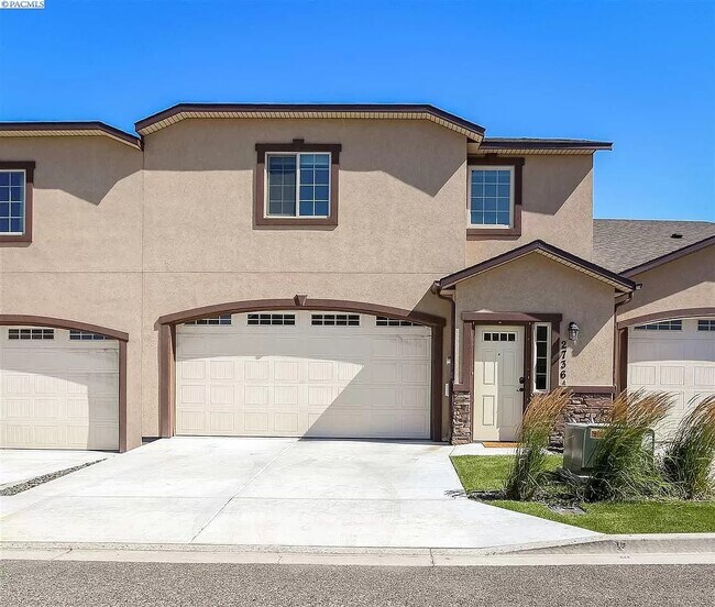 Primary Photo - 2736 S Dennis Pl