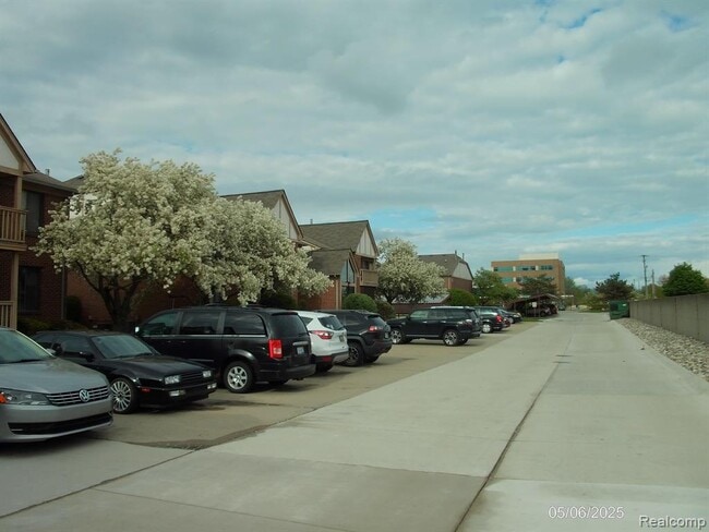 Building Photo - 15765 Balfour Dr