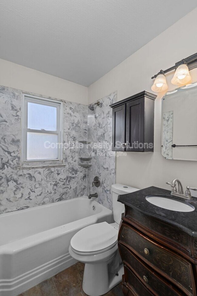 Building Photo - 10218 Unicorn Dr