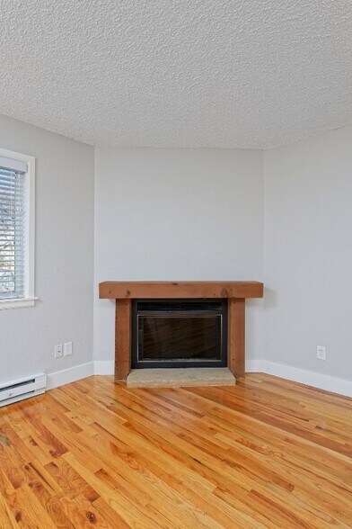 Building Photo - 1295 Benton St