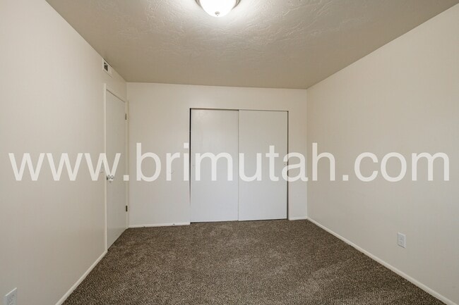 Building Photo - 4727 S 1300 E