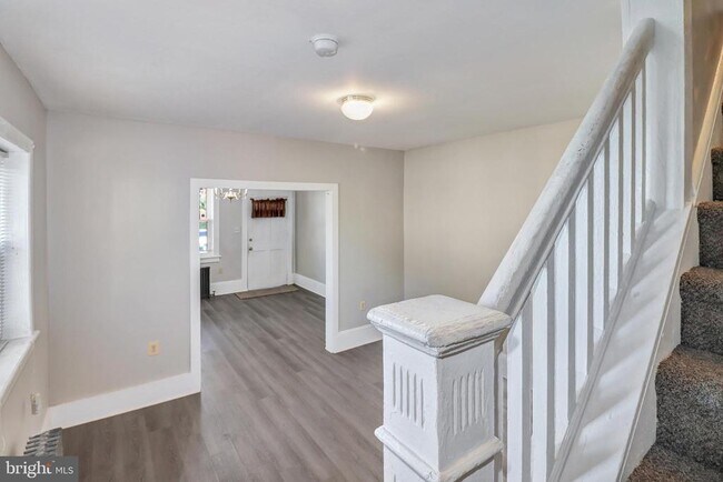 Building Photo - 24 Trent Ave