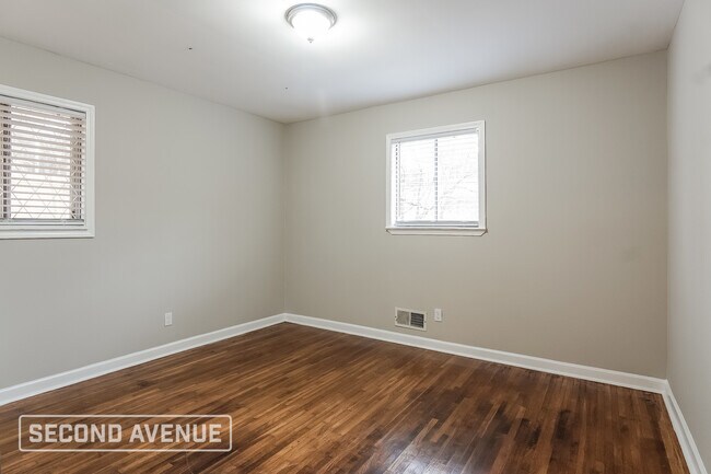 Building Photo - 325 16th Ave SW