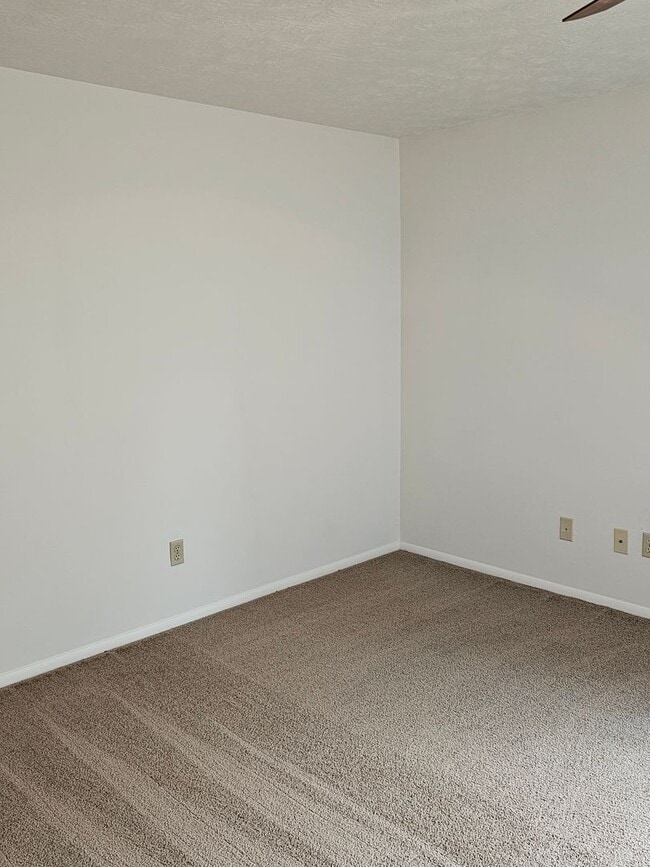 Building Photo - 1337 Vanasse Ct