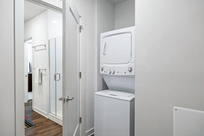 Building Photo - 1270 Spring St NW