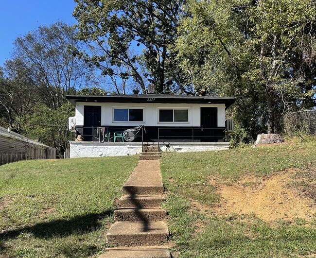 Primary Photo - 5317 Lee Ave