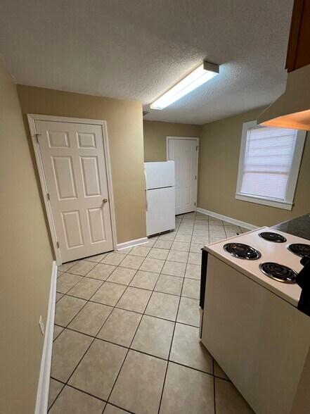 Building Photo - 4335 Clio St