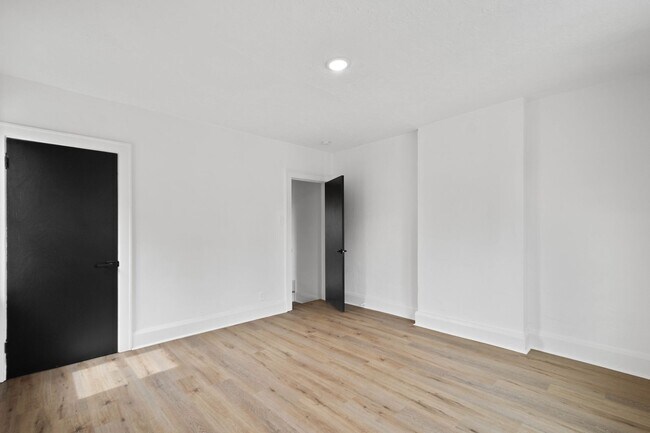Building Photo - 1111 McNeilly Ave