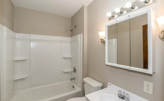 Building Photo - 1050 17th St NE