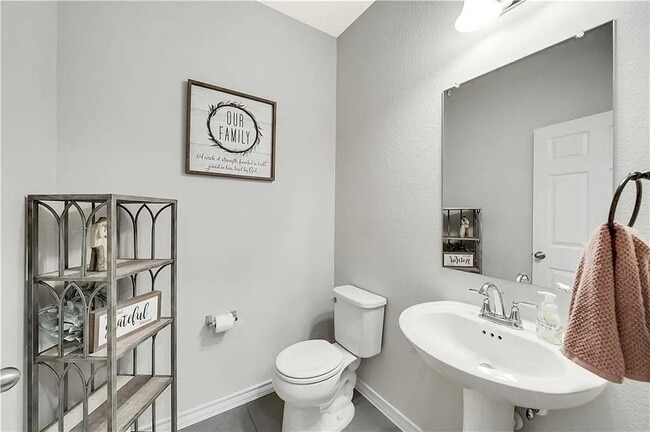 Building Photo - 112 Magna Ln