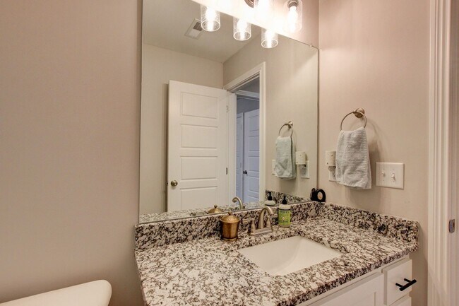 Building Photo - 715 Jodine Ann Dr