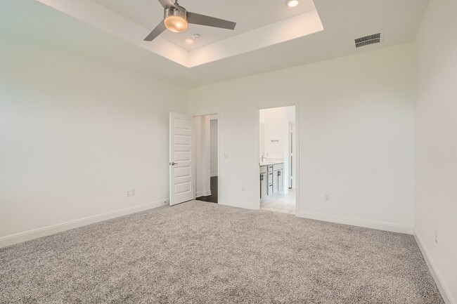 Building Photo - 16805 Lemonia Cove