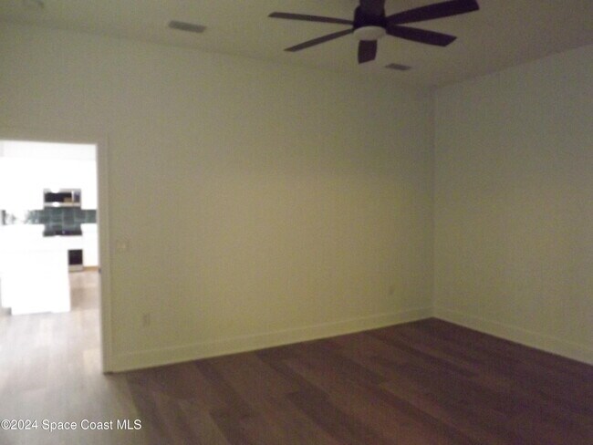 Building Photo - 2277 Highland Ave