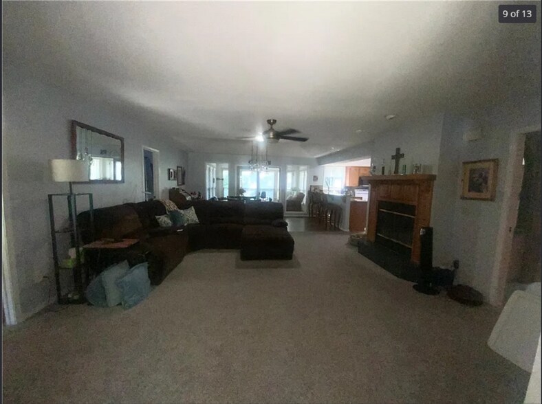 Building Photo - 12 Sunderland Dr