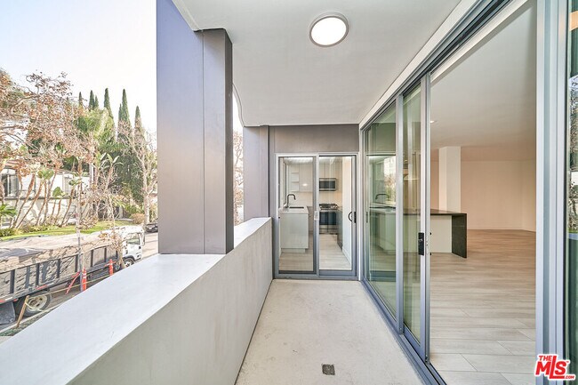 Building Photo - 145 S Maple Dr