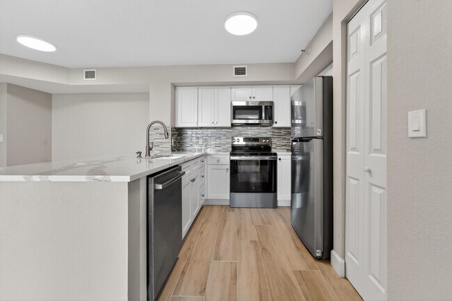 Building Photo - 167 Yacht Club Way