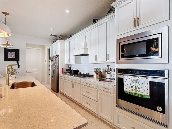 Building Photo - 6485 Shimmering Shrs Ln