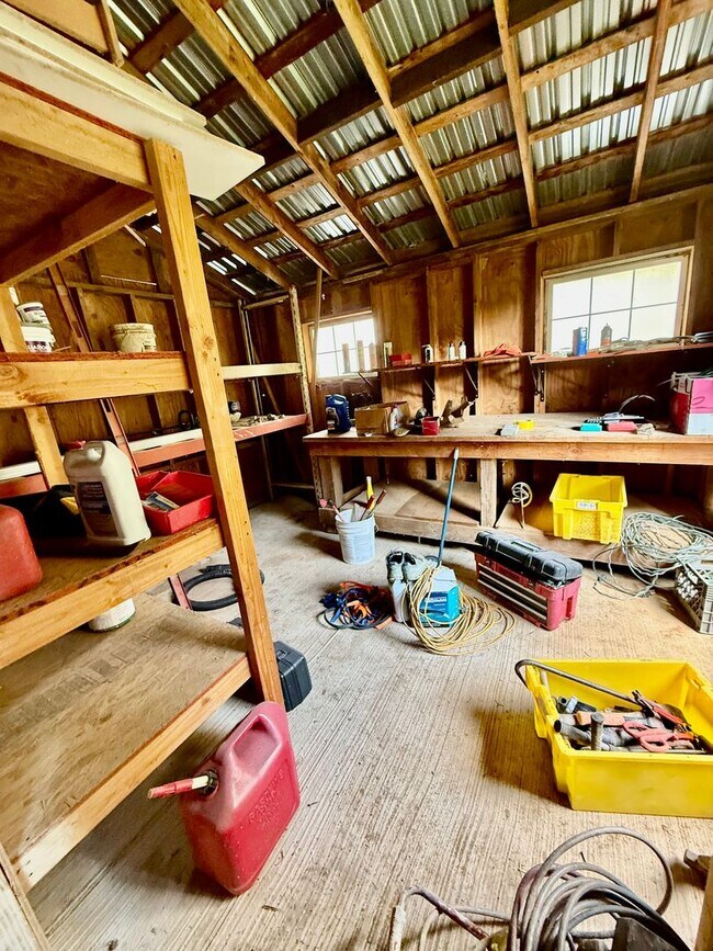 Building Photo - Unique Horse property with 2 units