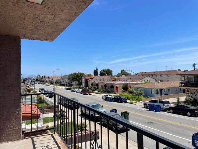 Building Photo - Open and Spacious 2 Bedroom, 1 Bathroom Apartment in San Pedro