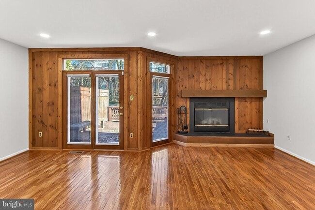 Building Photo - 4021 Lake Glen Rd