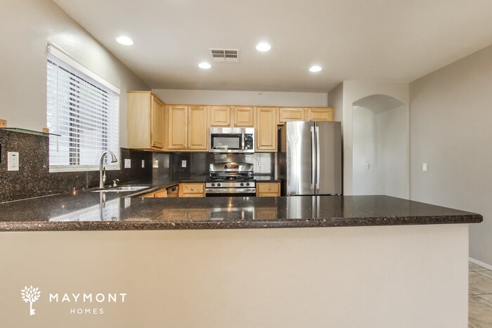 Building Photo - 6518 W Red Fox Rd