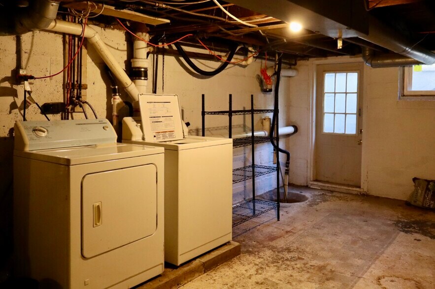 Building Photo - 37 Moran Ave