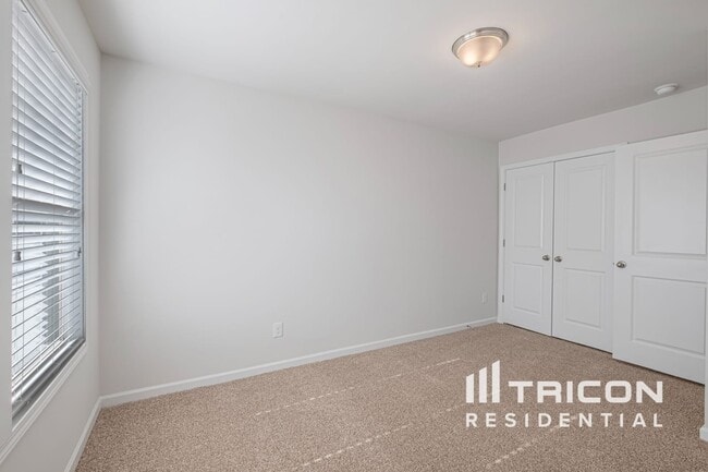 Building Photo - 4162 Bella View Dr