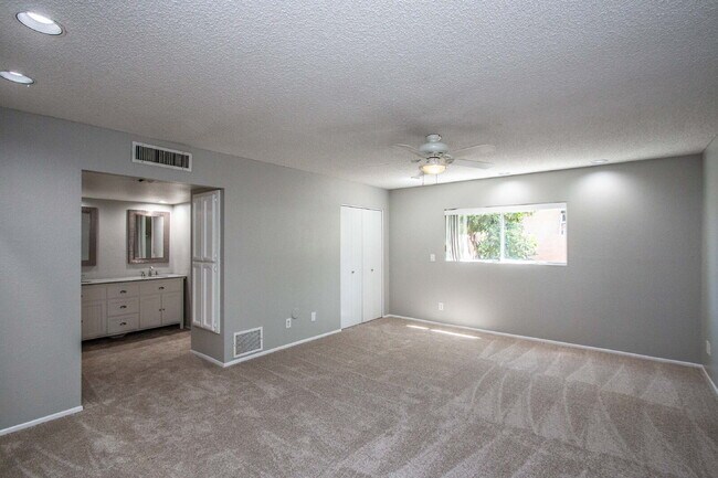 Building Photo - 4BR Entertainers Dream, McCormick Ranch