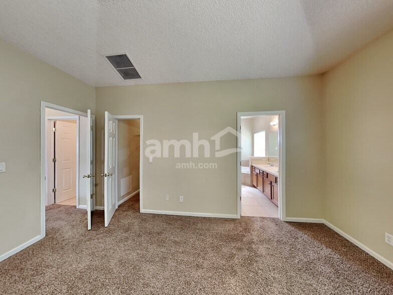 Building Photo - 625 S Tree Garden Dr