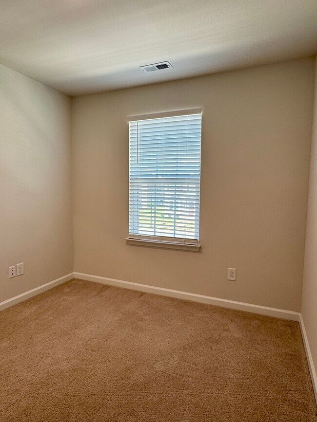 Building Photo - 4914 Crossley St