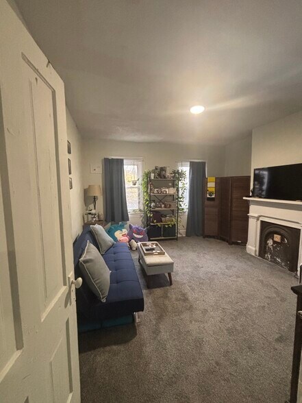 Building Photo - 4012 Saint Johns Way