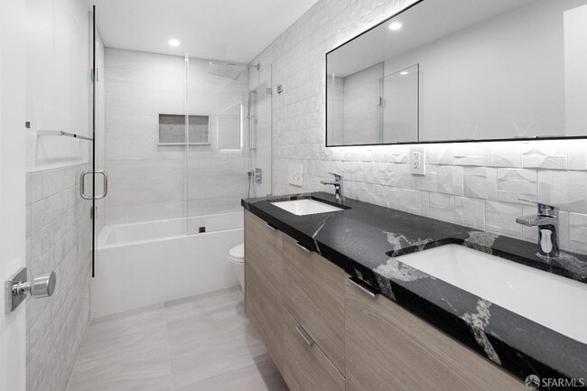 Building Photo - 2200 Sacramento St