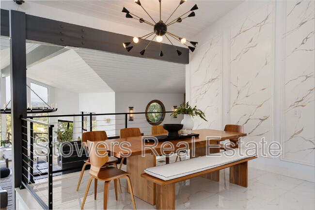 Building Photo - 357 La Casa Via