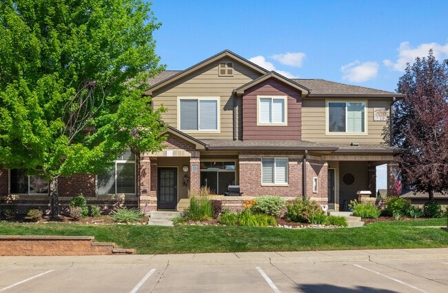 Primary Photo - FURNISHED - 3 bed 3 bath Gated Highlands Ranch Home!