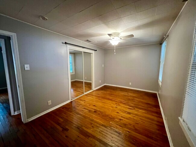 Building Photo - 171 Crenshaw St