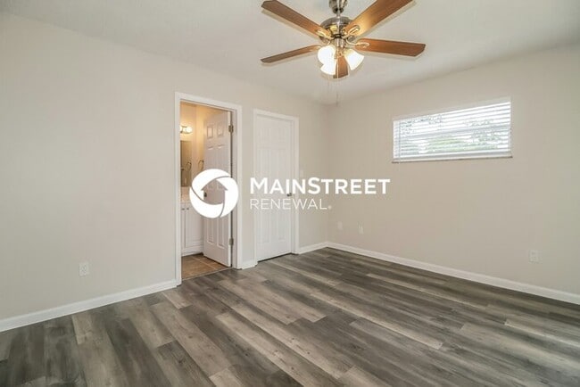 Building Photo - 3 Bedroom Pet-Friendly Home in FERN PARK, ...