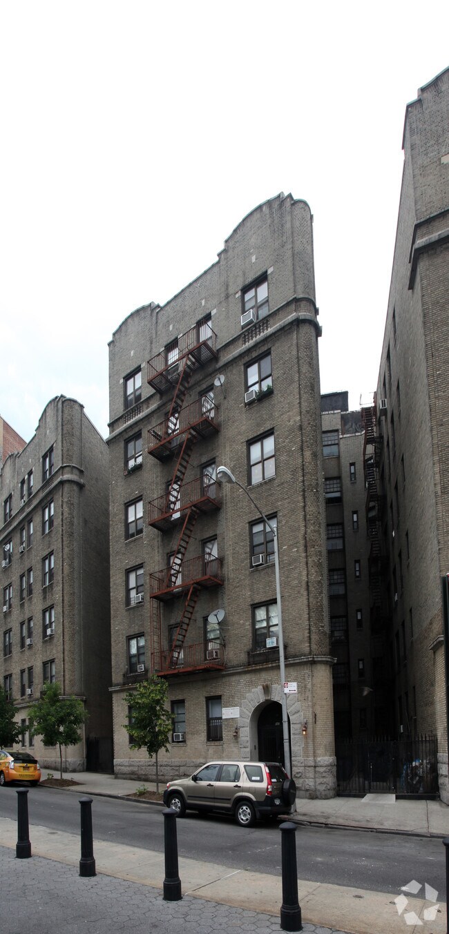 Primary Photo - 860 Riverside Dr