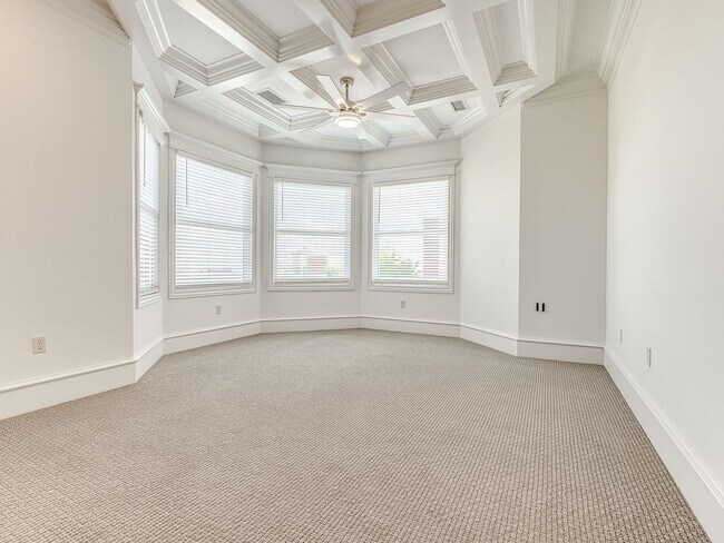Building Photo - Beautiful Downtown OKC Townhouse